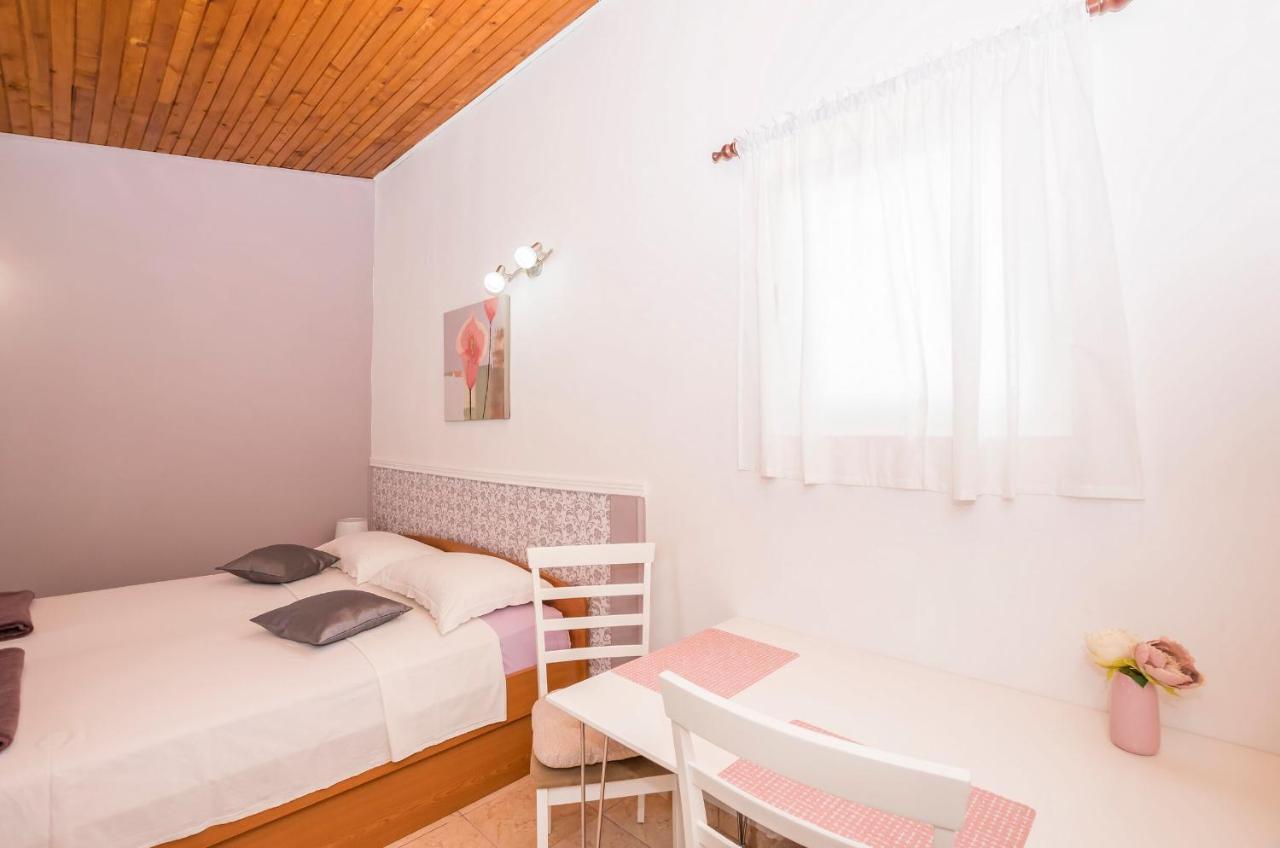 Apartments And Room Zinka Vodice Ngoại thất bức ảnh