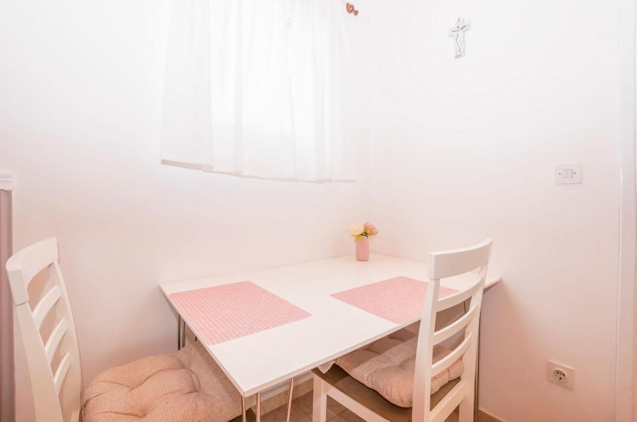 Apartments And Room Zinka Vodice Ngoại thất bức ảnh