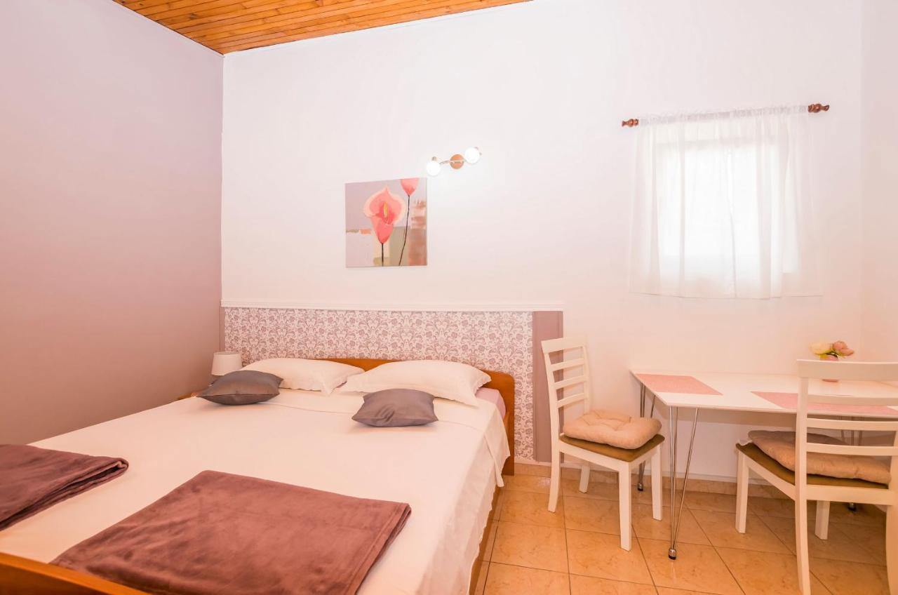 Apartments And Room Zinka Vodice Ngoại thất bức ảnh