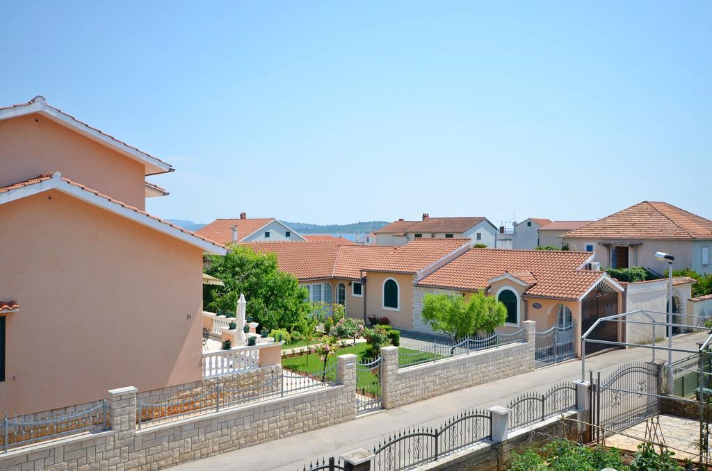 Apartments And Room Zinka Vodice Ngoại thất bức ảnh