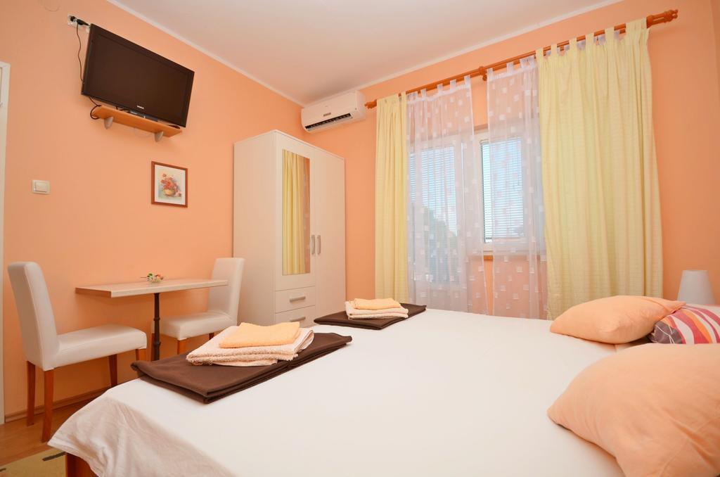 Apartments And Room Zinka Vodice Ngoại thất bức ảnh
